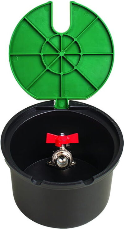 Studzienka poboru wody z zaworem – punkt czerpalny do nawadniania